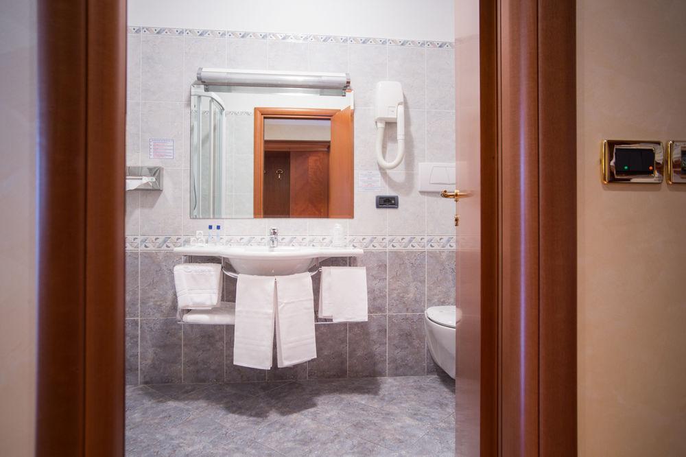 Hotel Levante Fossacesia Buitenkant foto