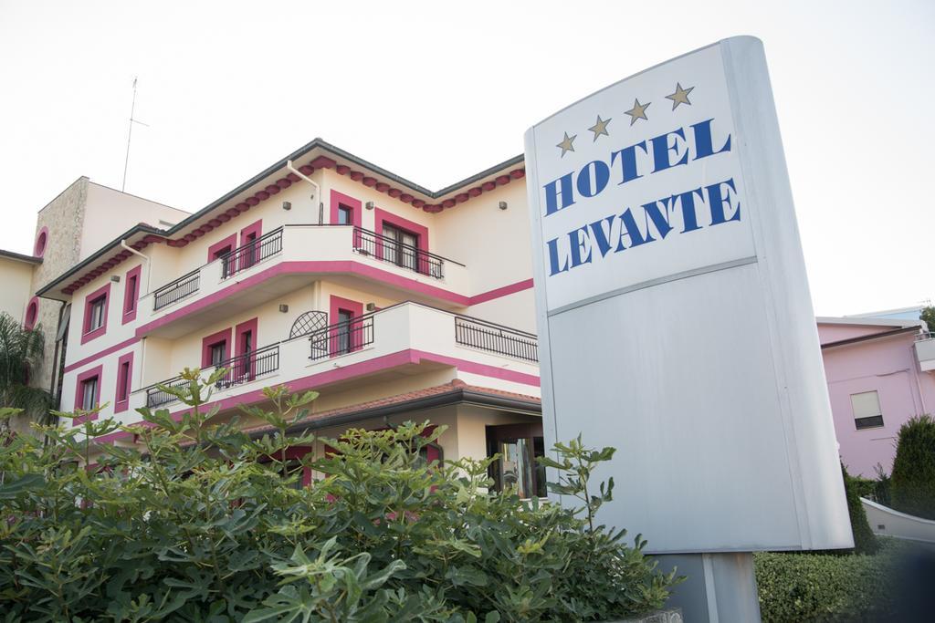 Hotel Levante Fossacesia Buitenkant foto