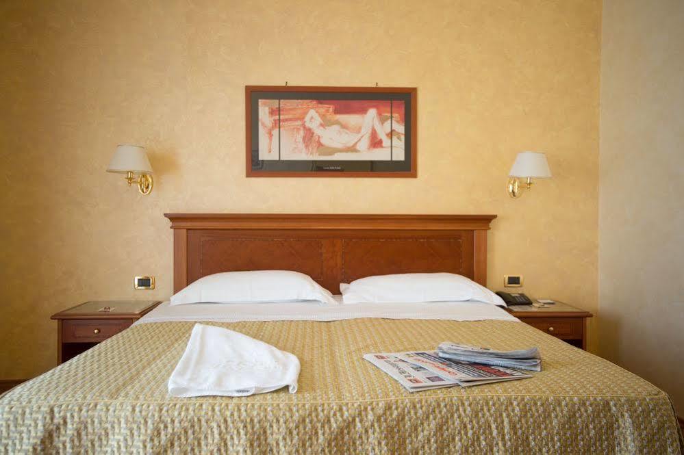 Hotel Levante Fossacesia Buitenkant foto